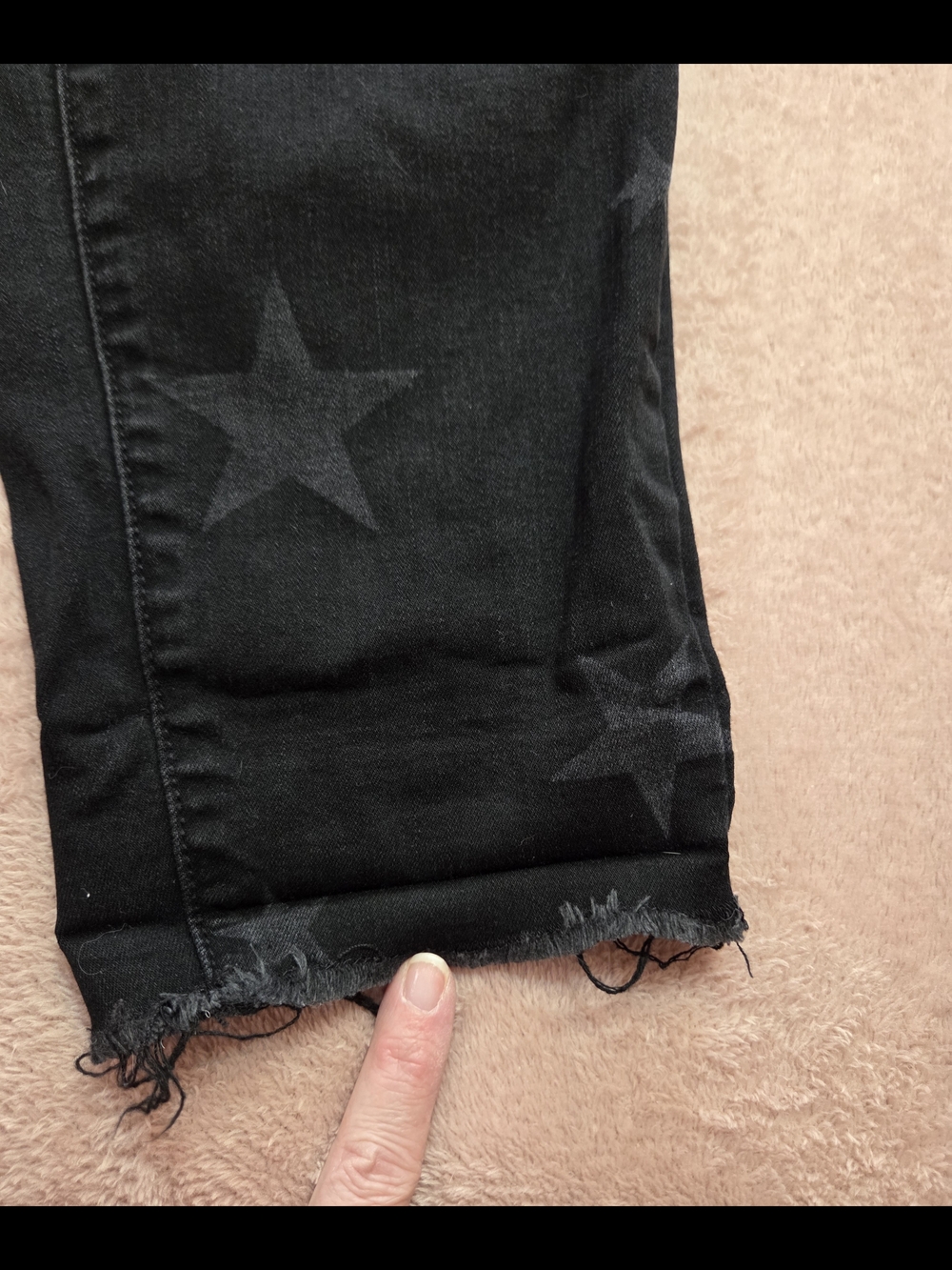 Women’s Black Star Print Capri Jeans - Picture 5 of 5